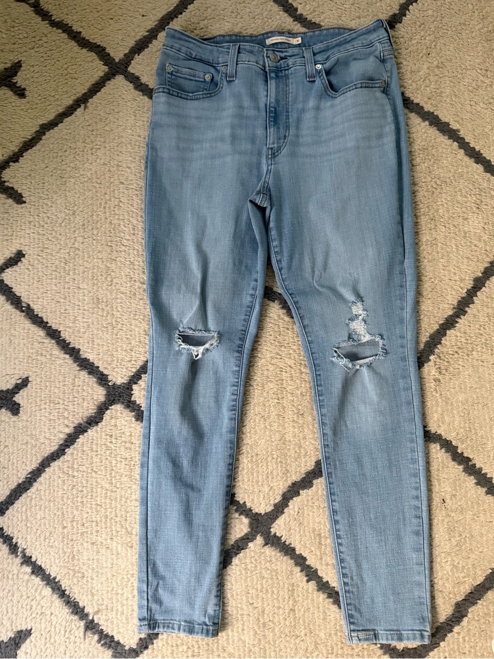 Levi 721 High Rise Distressed Women's Skinny Jeans Size 31